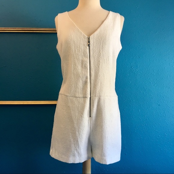 Zara Pants - NWT Zara Basic white zip from romper, sz M